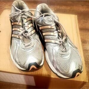 Adidas women's grey pink running shoes Athletic wear Sneakers Adipren sz 9.5